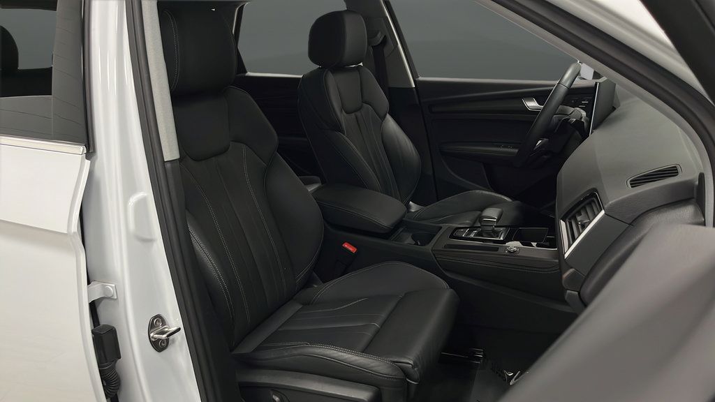 Used 2025 Audi Q5 e Premium Plus w/ Premium Plus Package AWD/4WD image 25