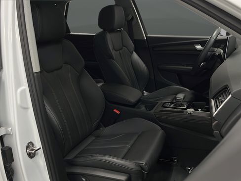 Used 2025 Audi Q5 e Premium Plus w/ Premium Plus Package AWD/4WD image 25