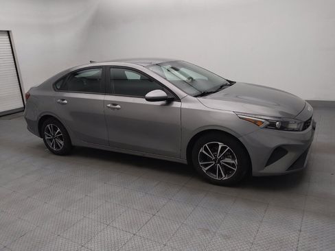 Used 2022 Kia Forte LXS FWD image 11
