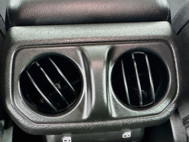 Used 2025 Jeep Gladiator Sport AWD/4WD image 30