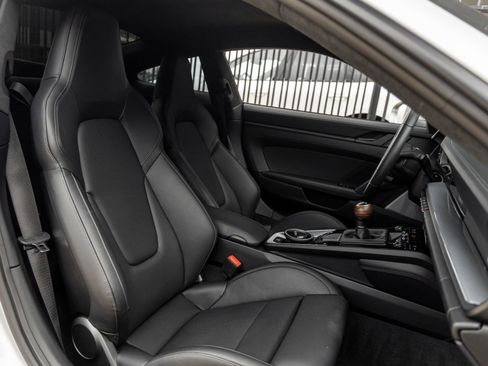 Certified 2026 Porsche 911 Carrera T RWD image 37