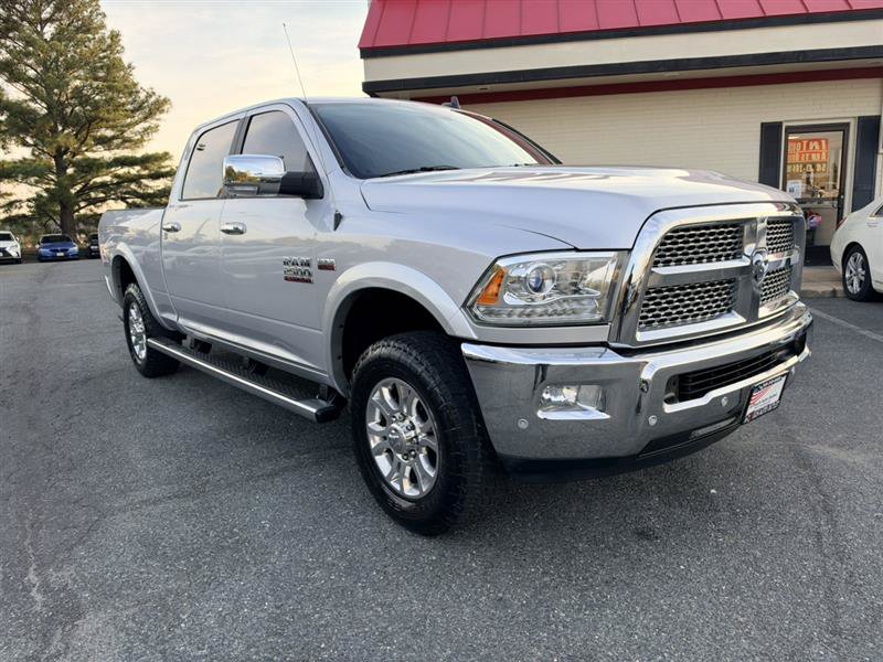 Used 2018 RAM 2500 Laramie w/ Convenience Group AWD/4WD image 3