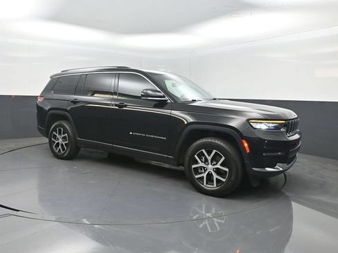 Used 2023 Jeep Grand Cherokee L Limited AWD/4WD image 37