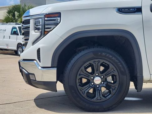 Used 2025 GMC Sierra 1500 SLT RWD image 8