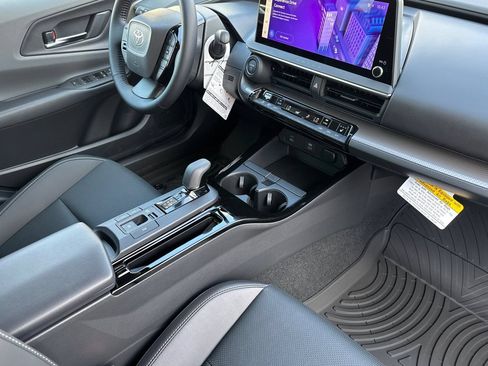New 2027 Toyota Prius XLE FWD image 18