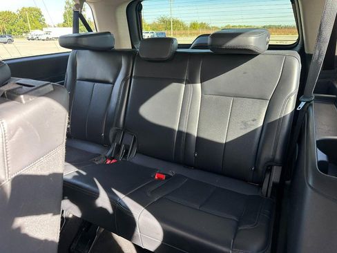 Used 2024 Ford Expedition Max XLT image 10