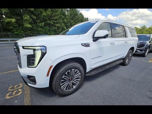 Used 2026 GMC Yukon XL Elevation w/ Elevation Premium Package AWD/4WD image 3