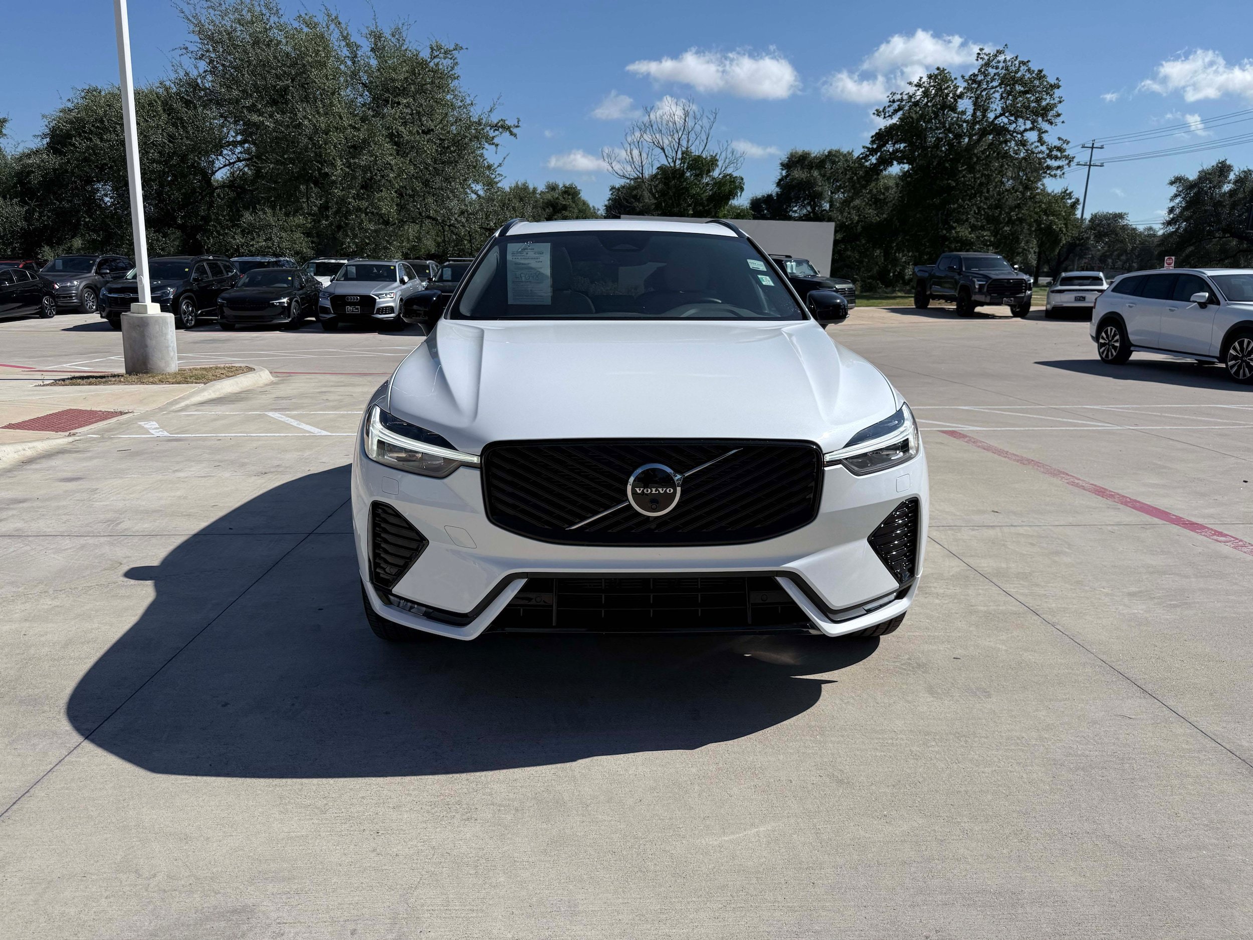 Certified 2026 Volvo XC60 B5 Plus AWD/4WD image 9
