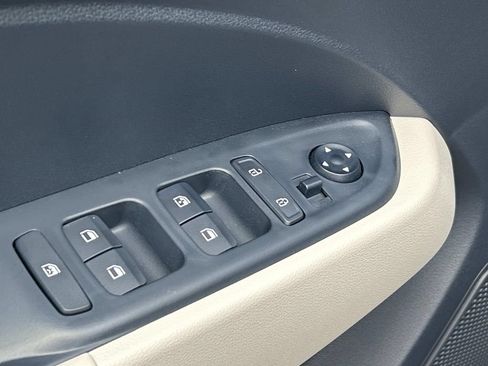 New 2026 Hyundai Venue SEL FWD image 16