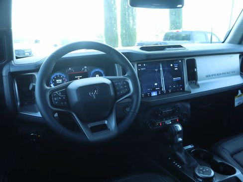 New 2026 Ford Bronco Outer Banks AWD/4WD image 2