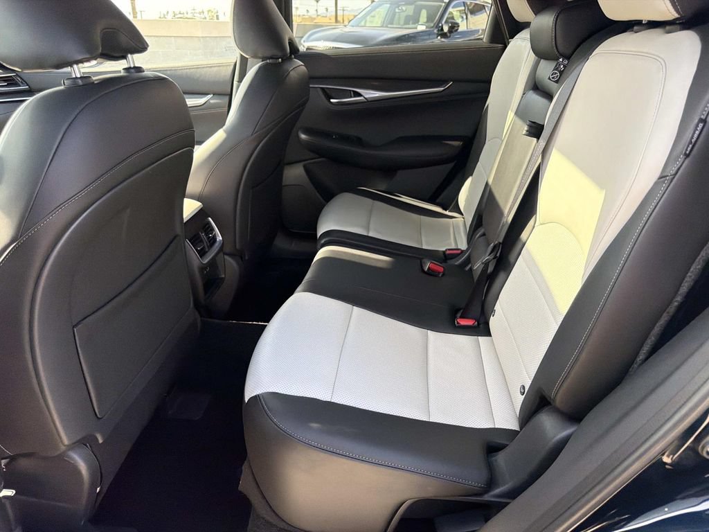 Certified 2025 INFINITI QX55 Luxe w/ Cargo Package AWD/4WD image 12