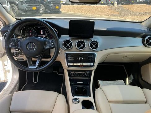 Used 2019 Mercedes-Benz GLA 250 4MATIC image 21