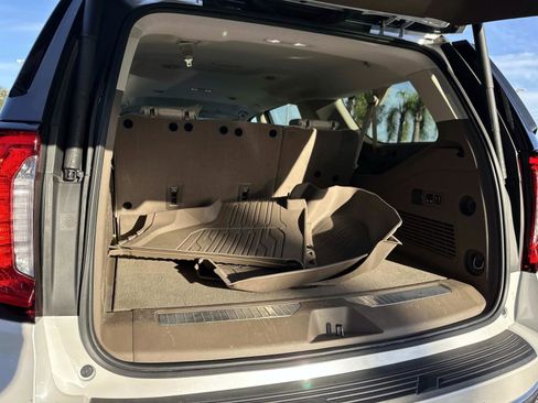 Used 2021 GMC Yukon XL Denali image 9
