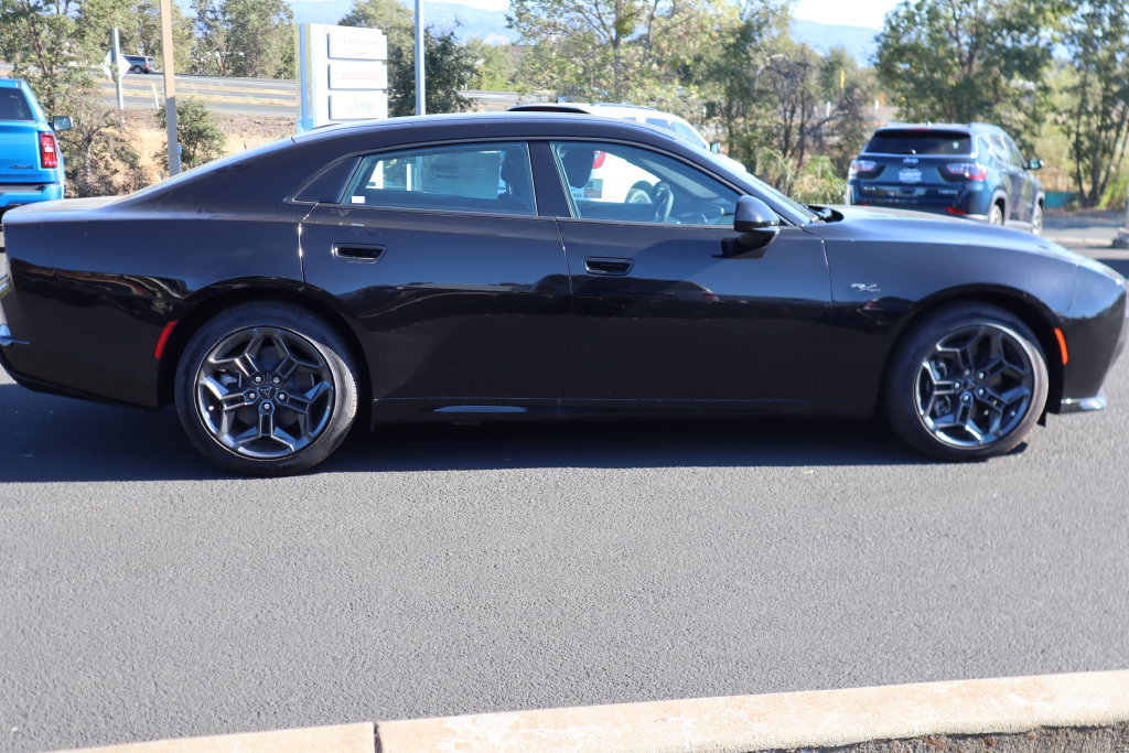 New 2026 Dodge Charger R/T w/ Blacktop Package AWD/4WD image 4