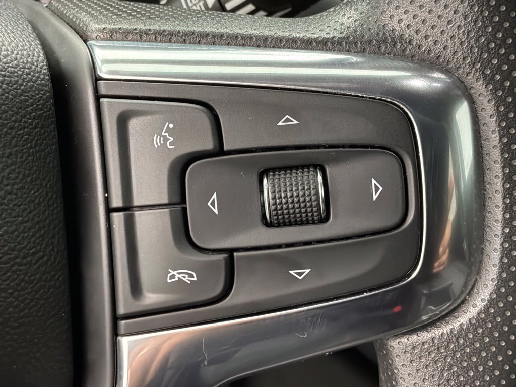 Used 2023 Chevrolet Blazer LT w/ Driver Confidence Package AWD/4WD image 16