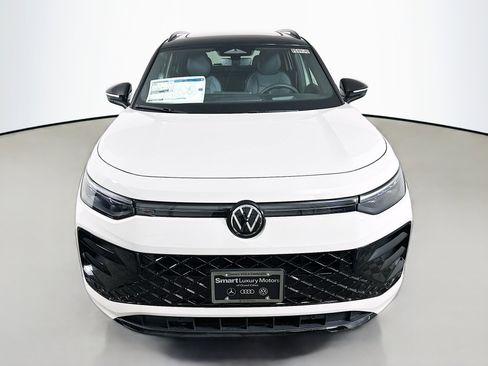 New 2026 Volkswagen Tiguan SE R-Line AWD/4WD image 2