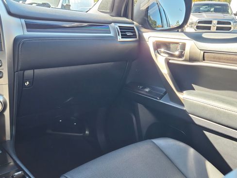 Used 2021 Lexus GX 460 Premium image 11