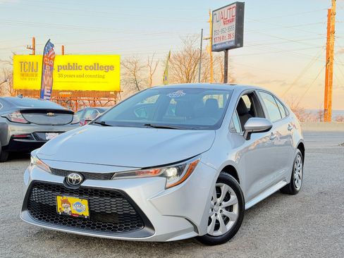 Used 2021 Toyota Corolla LE image 78