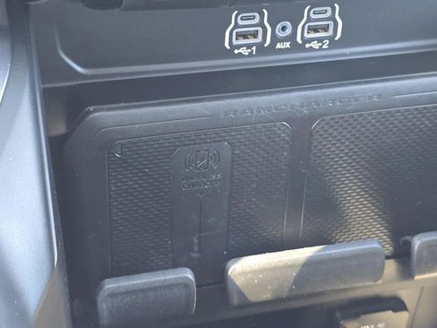 Used 2025 RAM 1500 Laramie AWD/4WD image 8