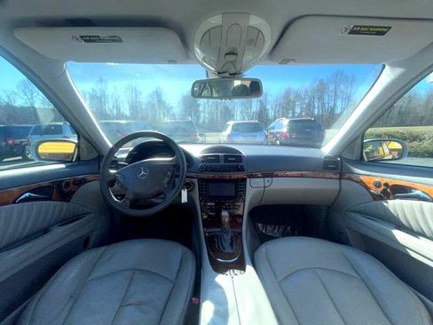 Used 2004 Mercedes-Benz E 320 4MATIC Sedan image 16