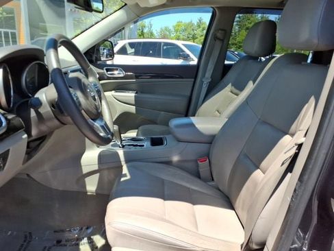 Used 2013 Jeep Grand Cherokee Laredo AWD/4WD image 11