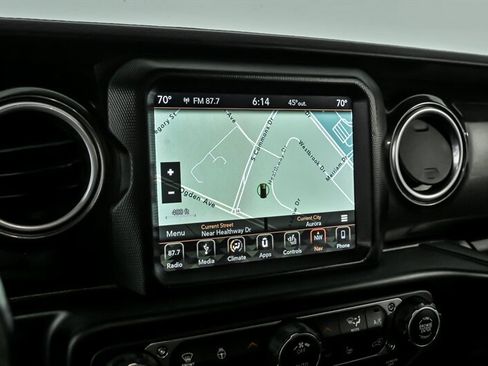 Used 2019 Jeep Wrangler Unlimited Sahara image 30