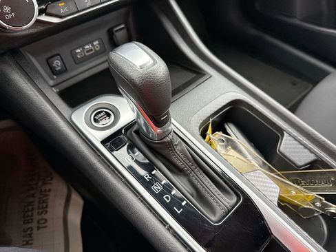 Used 2025 Nissan Sentra SV FWD image 20