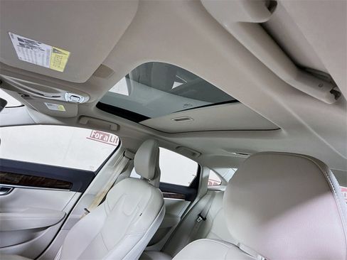 Used 2017 Volvo S90 T6 Momentum w/ Vision Package image 11