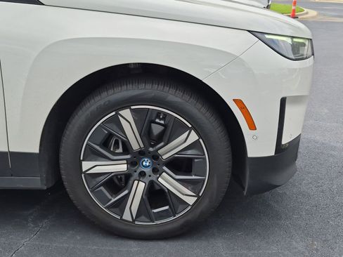 Used 2022 BMW iX xDrive50 AWD/4WD image 13