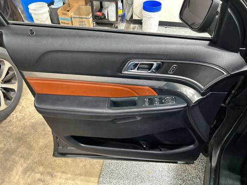 Certified 2019 Ford Explorer XLT w/ Equipment Group 202A AWD/4WD image 15