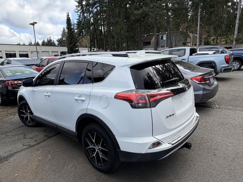Used 2017 Toyota RAV4 SE AWD/4WD image 1