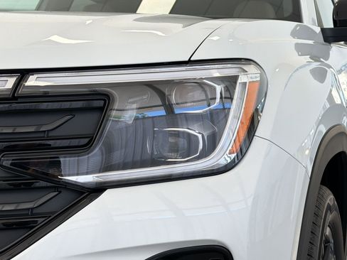 New 2026 Volkswagen Atlas Cross Sport SEL R-Line AWD/4WD image 11