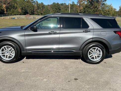New 2026 Ford Explorer Active w/ Active Comfort Package RWD image 2