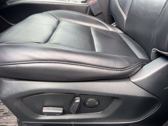 Used 2023 Ford Explorer XLT w/ Equipment Group 202A AWD/4WD image 23