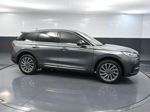 Used 2024 Lincoln Corsair Reserve w/ Towing Package image 4