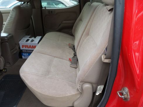 Used 2004 Toyota Tacoma PreRunner image 9