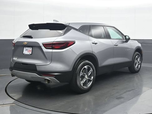 Used 2025 Chevrolet Blazer LT FWD image 6