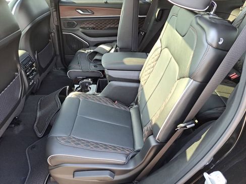 New 2025 Jeep Grand Cherokee L Summit w/ Advanced Protech Group IV image 18