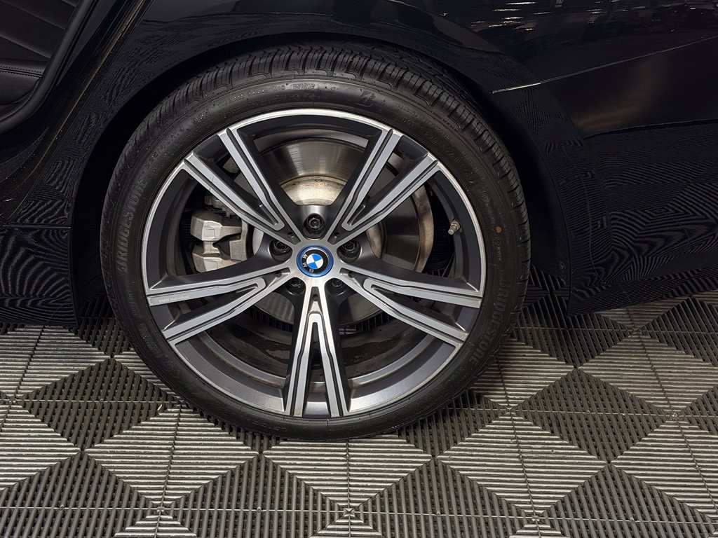 Used 2022 BMW 330e w/ Driving Assistance Package RWD image 11