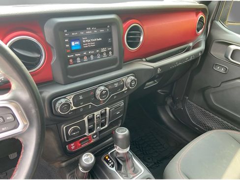 Used 2019 Jeep Wrangler Unlimited Rubicon AWD/4WD image 13