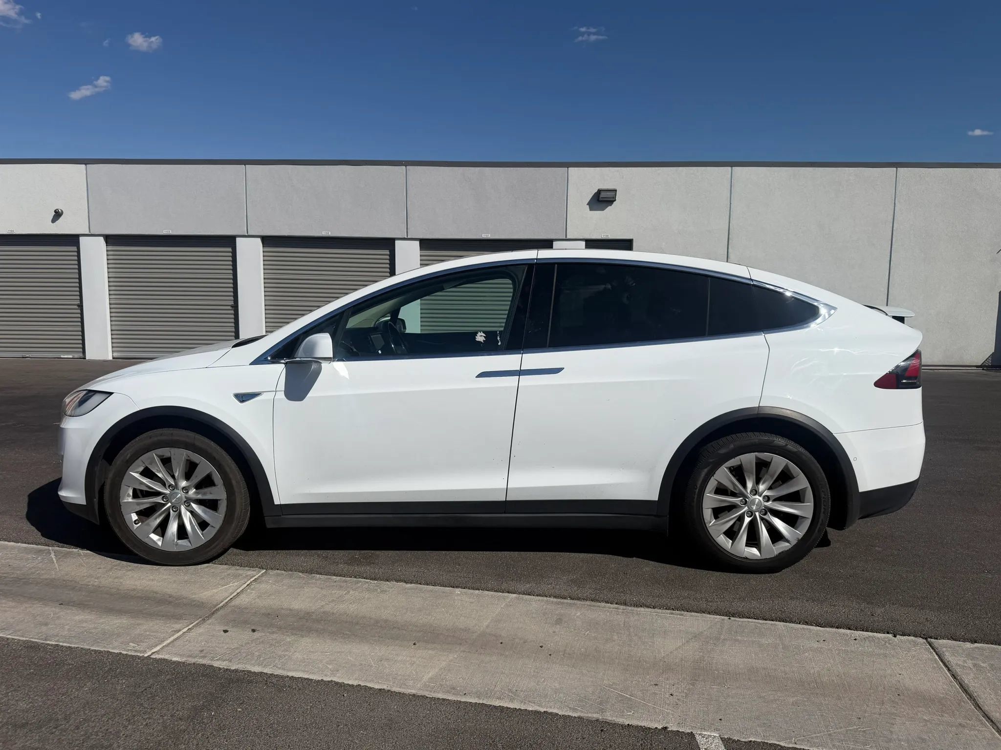 Used 2016 Tesla Model X 90D AWD/4WD image 3