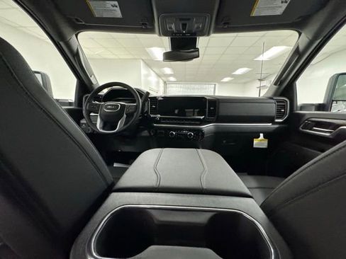 New 2026 GMC Sierra 2500 SLT w/ SLT Premium Package image 15