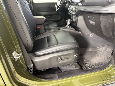 Used 2024 Jeep Wrangler Unlimited Sahara AWD/4WD image 13