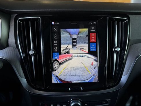 Used 2024 Volvo S60 B5 Plus w/ Climate Package image 30