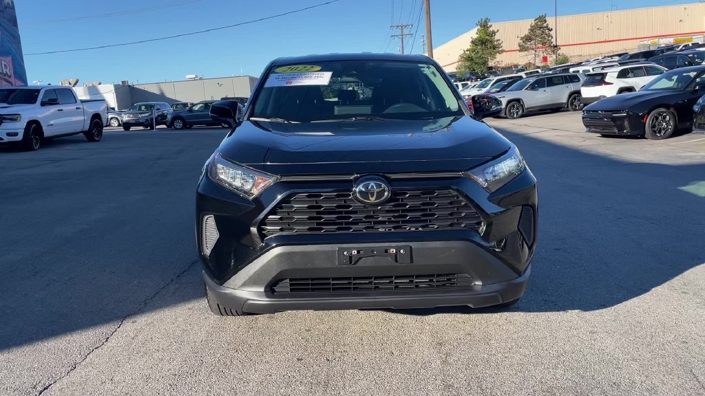 Certified 2022 Toyota RAV4 LE AWD/4WD image 29