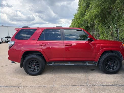 Used 2021 Toyota 4Runner SR5 Premium w/ Moonroof Package AWD/4WD image 3