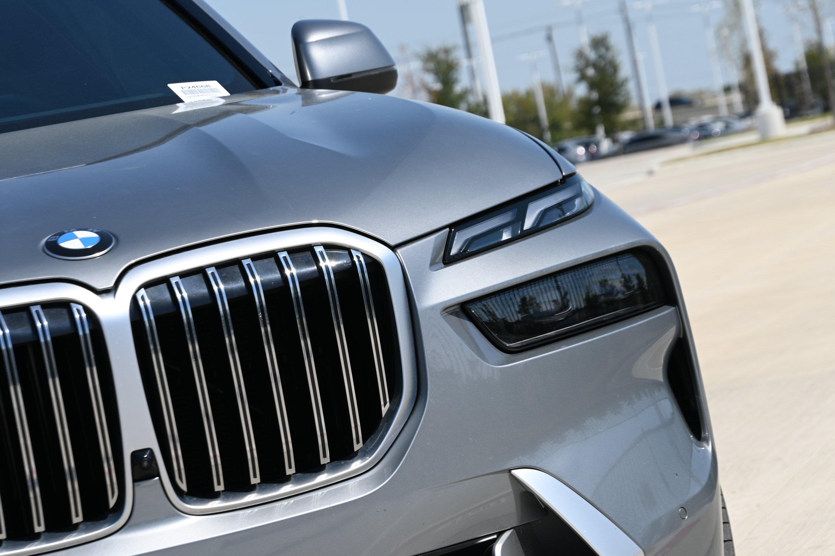 Certified 2025 BMW X7 xDrive40i w/ Parking Assistance Package AWD/4WD image 9
