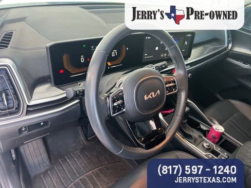 Used 2025 Kia Sorento S image 8