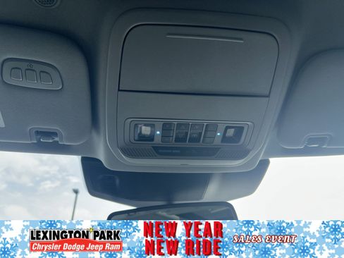 Used 2024 Ford Explorer XLT w/ Equipment Group 202A image 31