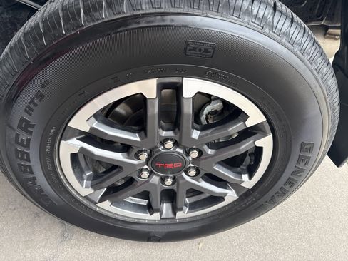 Used 2024 Toyota Tacoma TRD Sport image 10